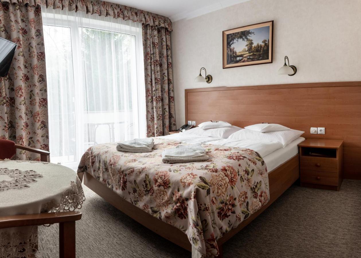 Hotel Pod Jeleniem Swieradow-Zdroj Ngoại thất bức ảnh